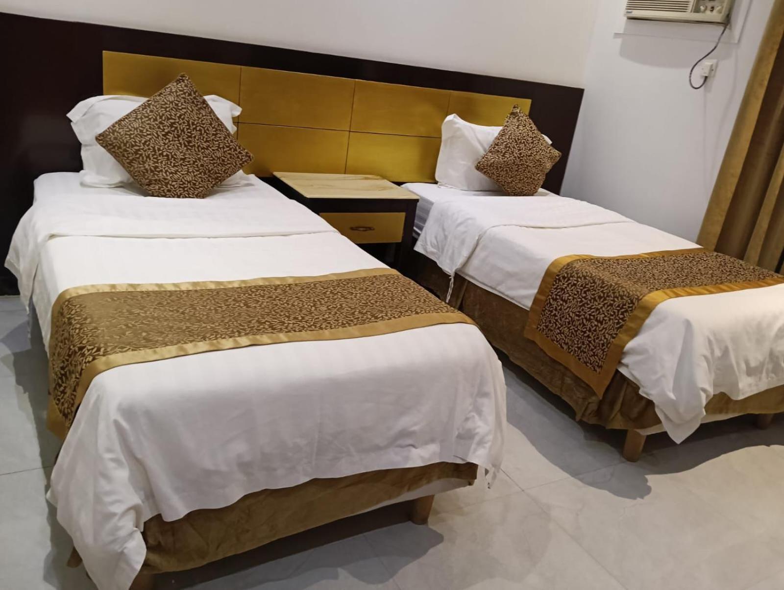Burj Al Almas Aparthotel 3*